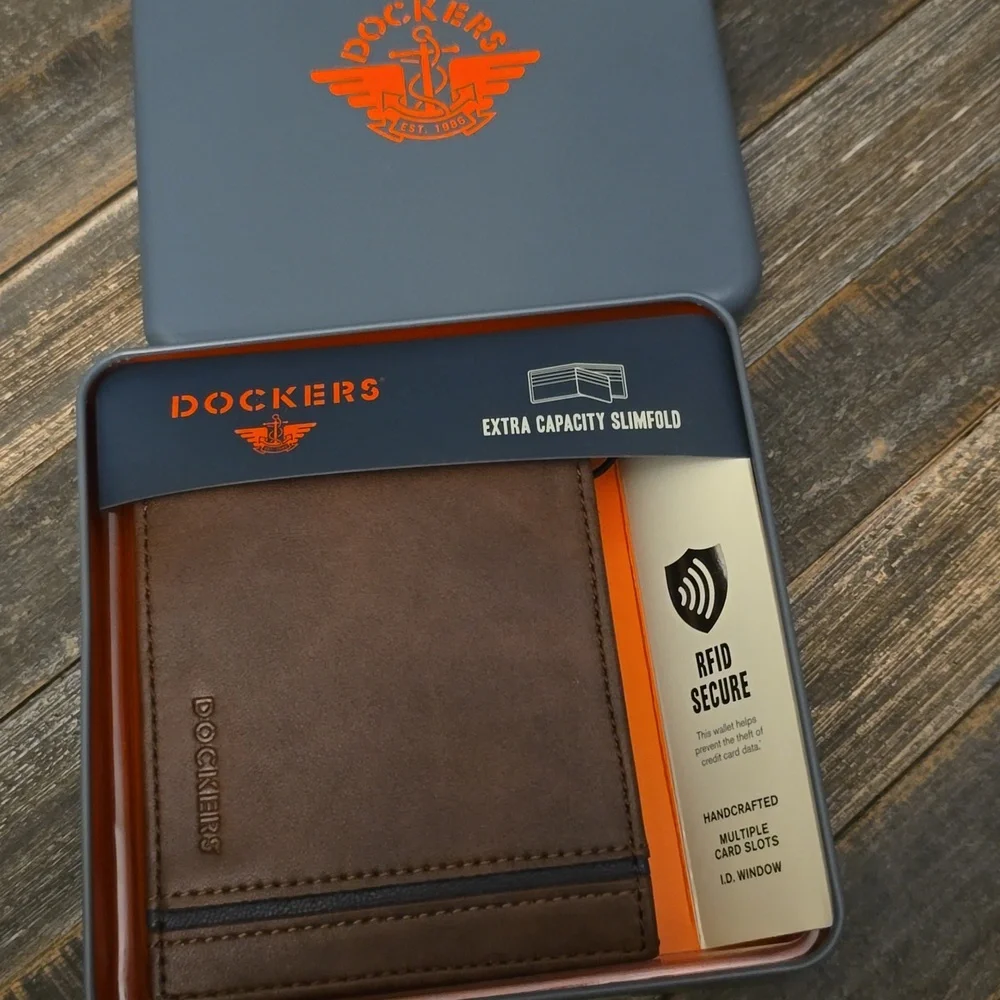 DOCKERS WALLET GIFT 🎁 BOX